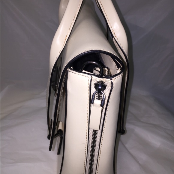 BCBGMAXAZRIA CREAM LEATHER BAG - Picture 4 of 7